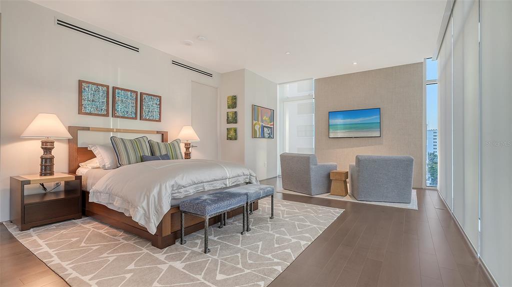 280 Golden Gate Point, Unit 600 Sarasota, FL 34236 - Photo 37 of 62