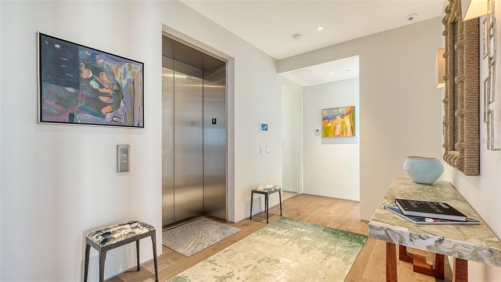 280 Golden Gate Point, Unit 600 Sarasota, FL 34236 - Photo 4 of 62