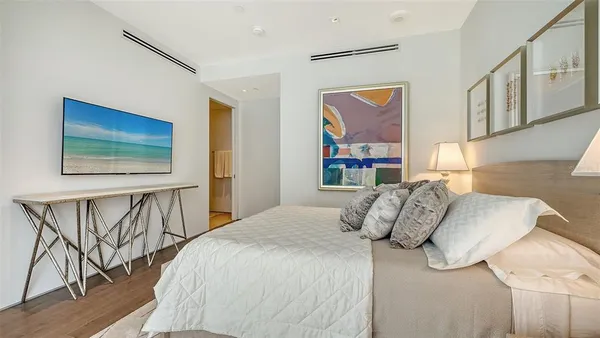 $5,600,000 | 280 Golden Gate Point, Unit 600, Sarasota, FL 34236