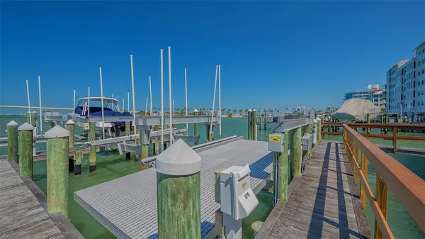 $5,600,000 | 280 Golden Gate Point, Unit 600, Sarasota, FL 34236