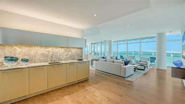 $5,600,000 | 280 Golden Gate Point, Unit 600, Sarasota, FL 34236