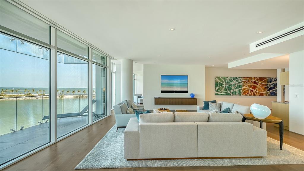 280 Golden Gate Point, Unit 600 Sarasota, FL 34236 - Photo 8 of 62