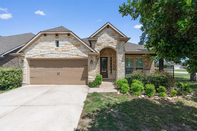 $2,495 | 7901 Arbor Knoll Court, Lago Vista, TX 78645