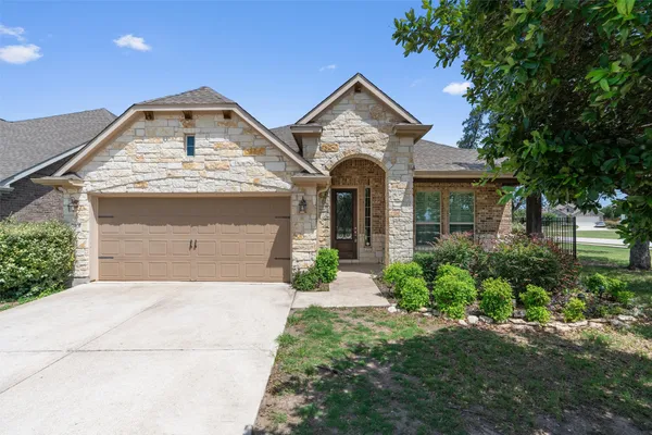 $2,300 | 7901 Arbor Knoll Court, Lago Vista, TX 78645