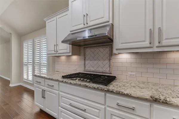 $2,300 | 7901 Arbor Knoll Court, Lago Vista, TX 78645