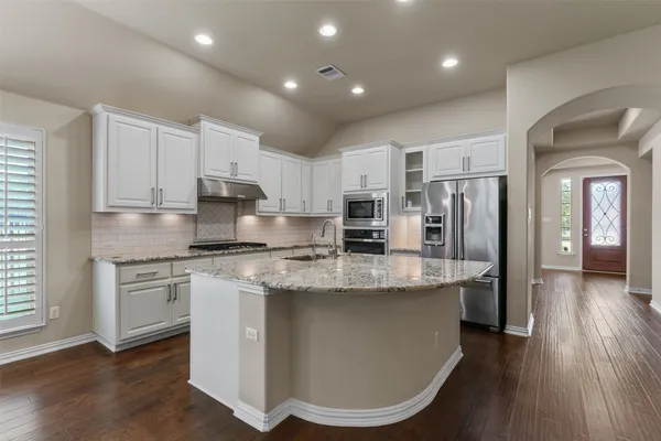 $2,300 | 7901 Arbor Knoll Court, Lago Vista, TX 78645