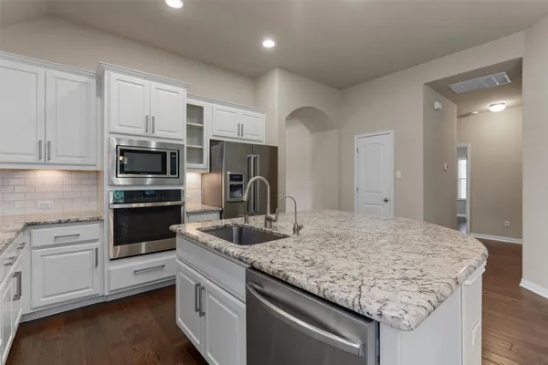 $2,300 | 7901 Arbor Knoll Court, Lago Vista, TX 78645