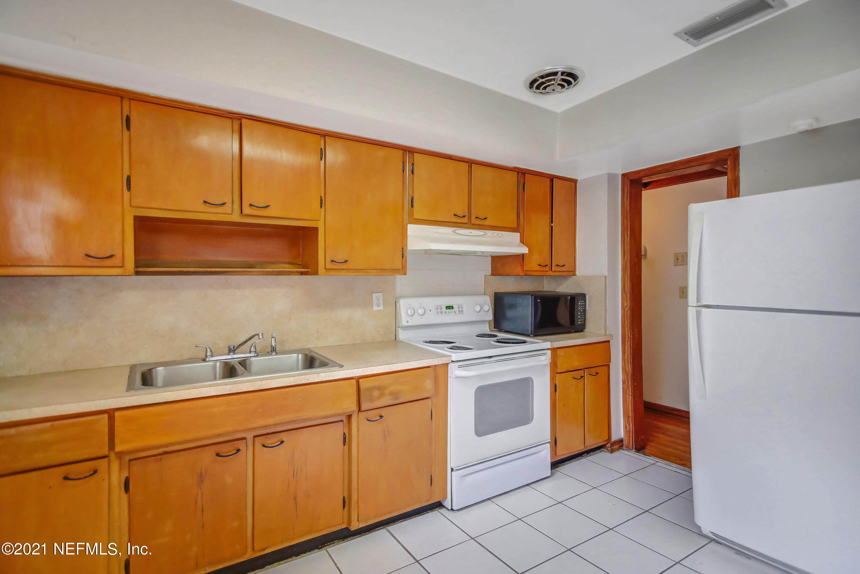 2655 Lorna Road Jacksonville, FL 32211 - Photo 8 of 33 5J4A7021_2_3