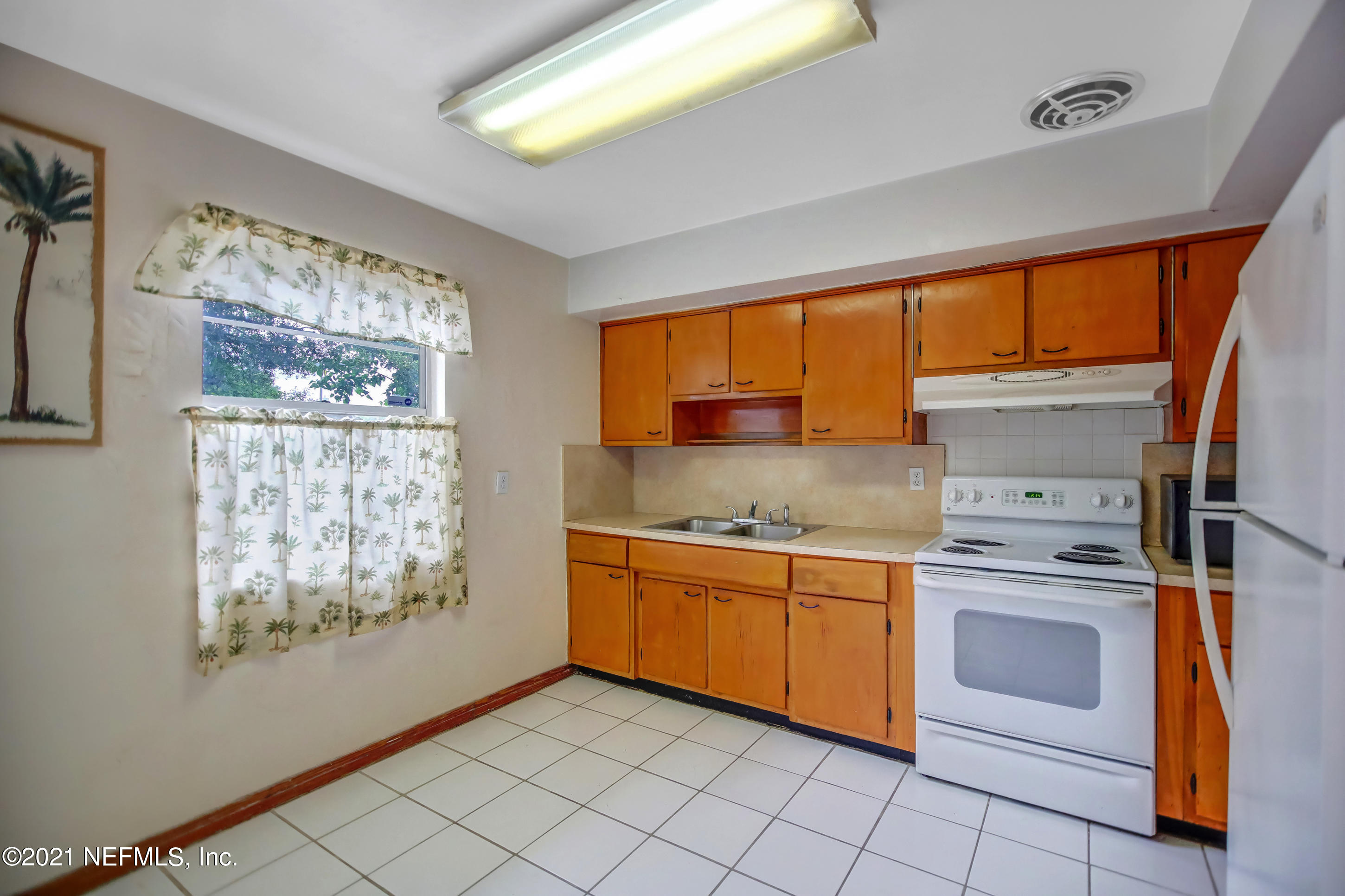 2655 Lorna Road Jacksonville, FL 32211 - Photo 10 of 33 5J4A7006_7_8