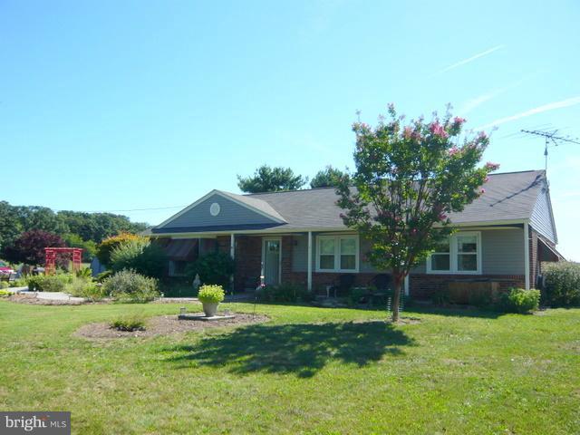 6105 Dickerson Road Dickerson, MD 20842 - Photo 1 of 26 Exterior (Front)
