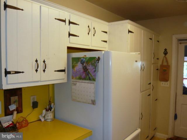 6105 Dickerson Road Dickerson, MD 20842 - Photo 14 of 26 Kitchen