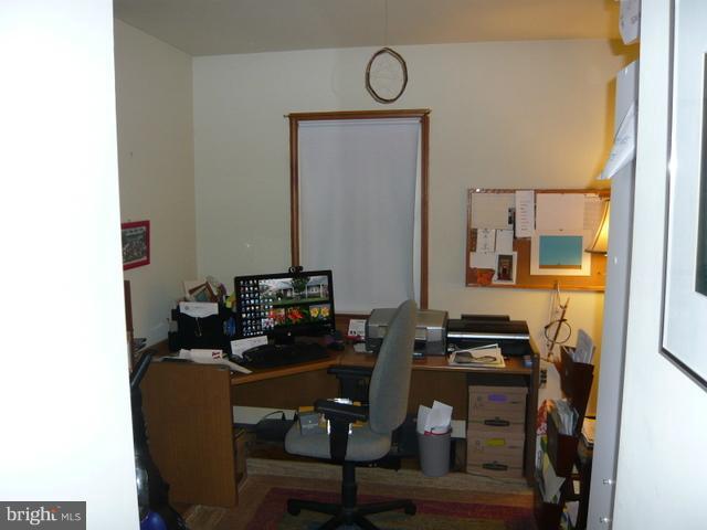 6105 Dickerson Road Dickerson, MD 20842 - Photo 17 of 26 4th bedroom currently used as office