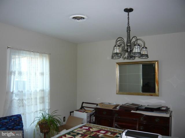 6105 Dickerson Road Dickerson, MD 20842 - Photo 9 of 26 Dining Room