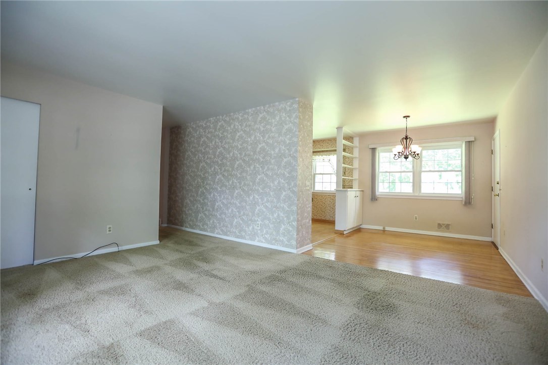 11 Crossfield Road Perinton, NY 14450 - Photo 5 of 29