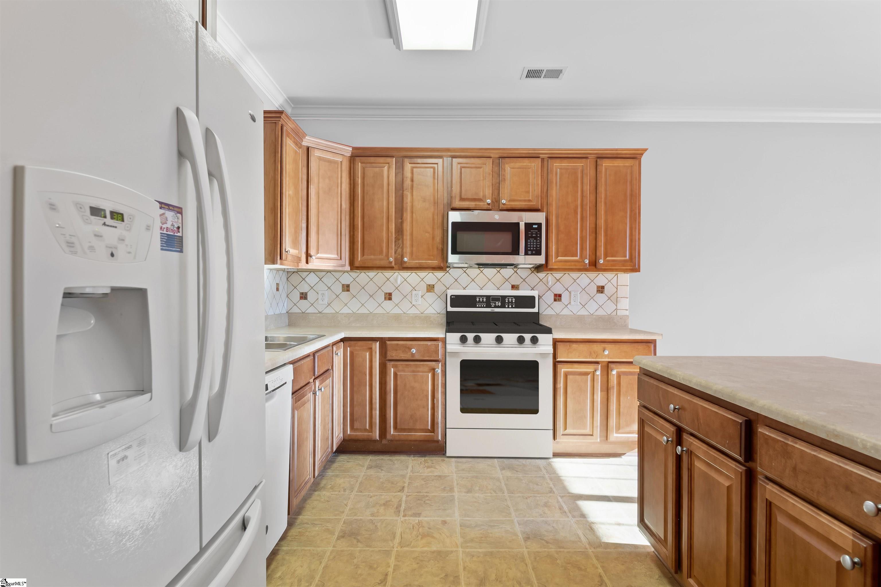 157 Trailside Lane Greenville, SC 29607 - Photo 6 of 33