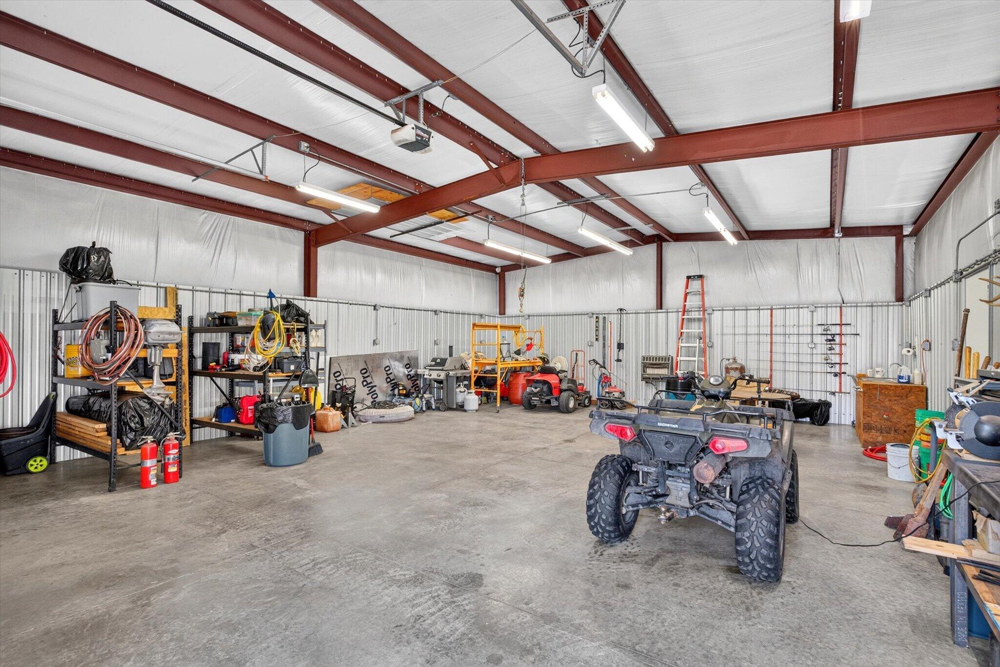 3989 South 70th Road Dunnegan, MO 65640 - Photo 35 of 53 Shop ionterior