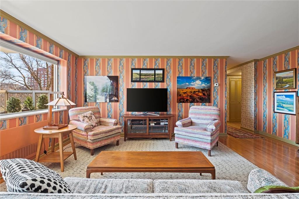 121 West 48th St Unit 303