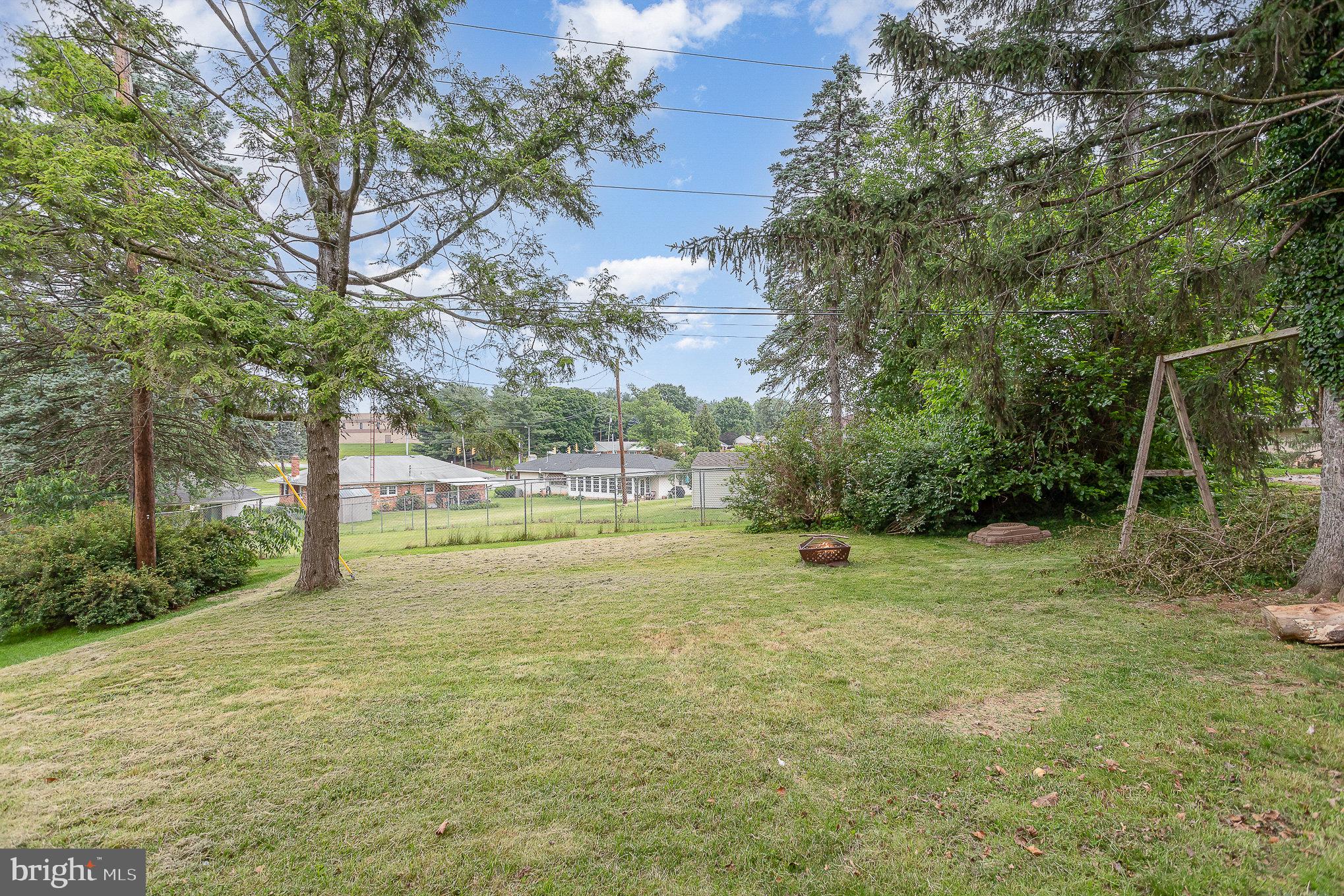 17 Ridgeway Drive York, PA 17404 - Photo 32 of 33 Gallery Image 32