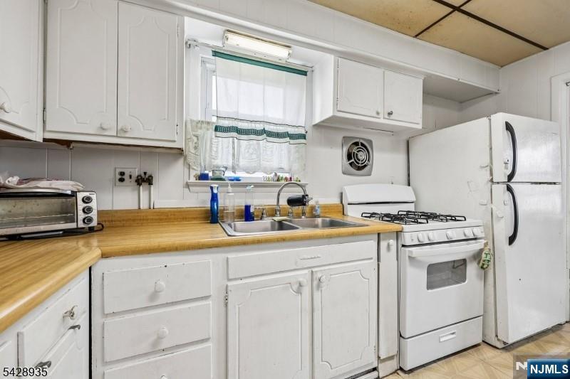 52 Preston Street Ridgefield Park, NJ 07660 - Photo 20 of 41