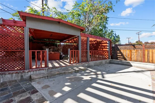 a en suite bathroom with a sink and a mirror