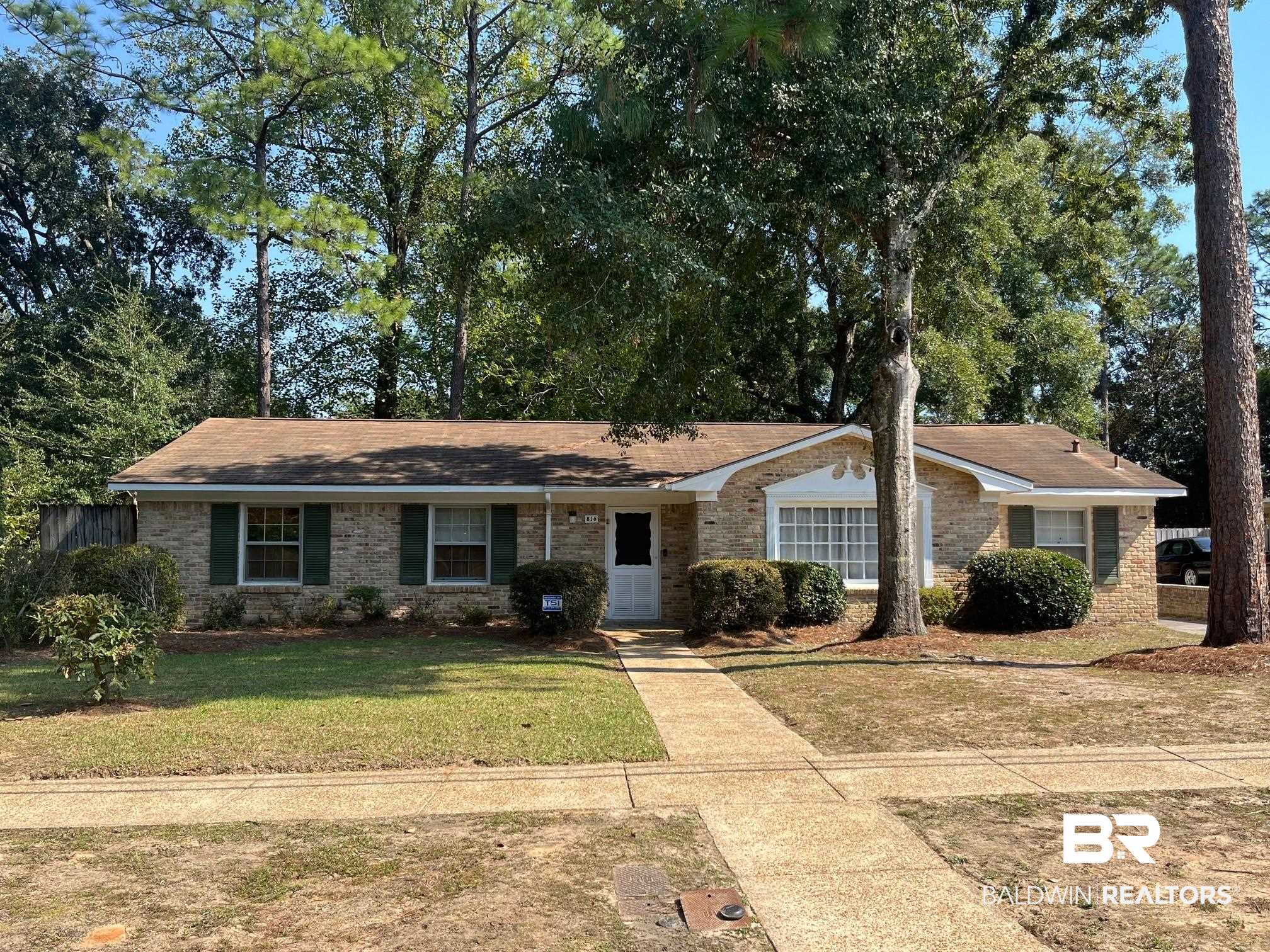 816 Overbey Drive Mobile, AL 36608 - Photo 2 of 27 Ranch-style home featuring a front yard