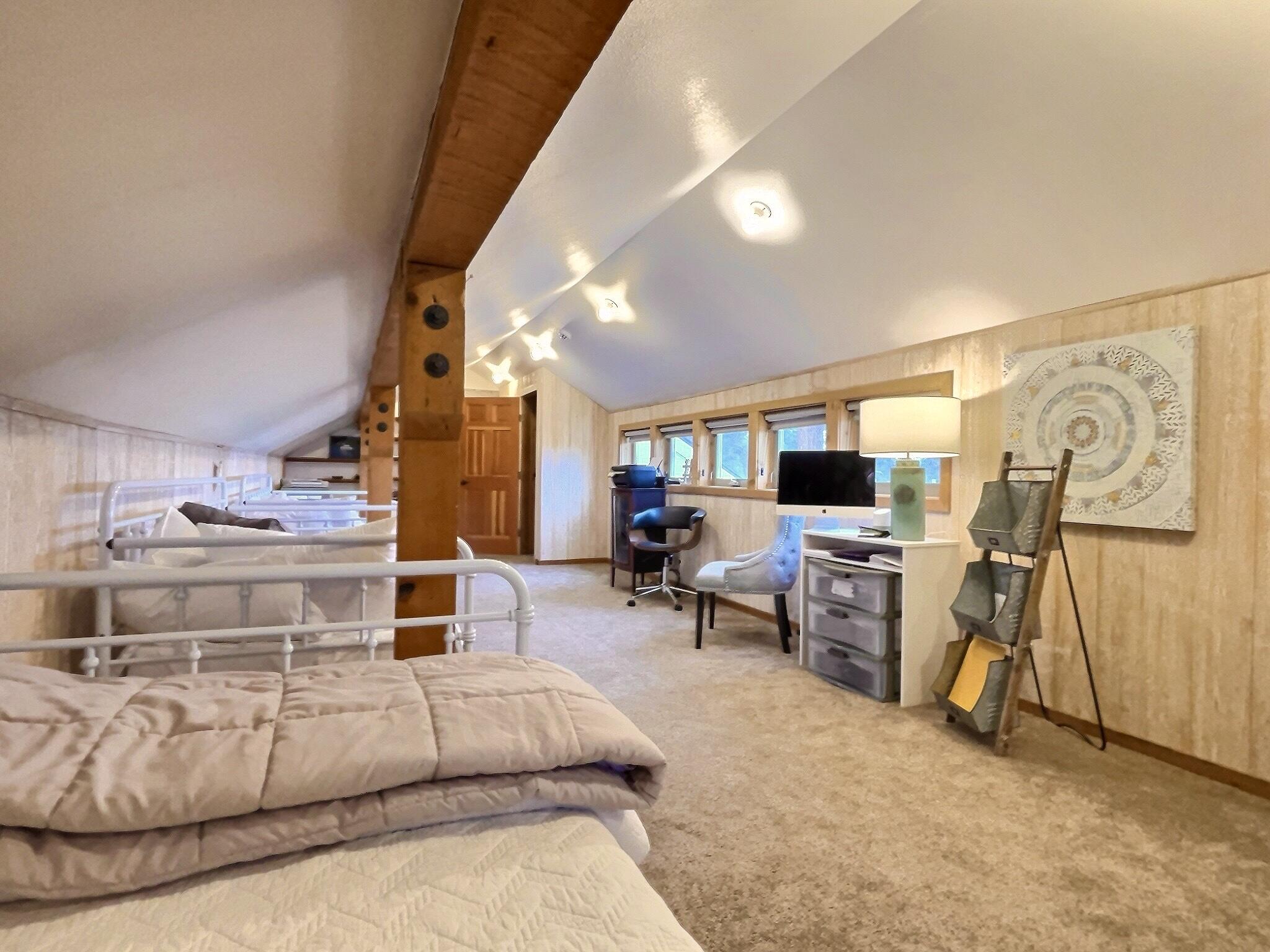 60359 Arnold Market Road Bend, OR 97702 - Photo 55 of 64 3rd floor flex space, bunks and office