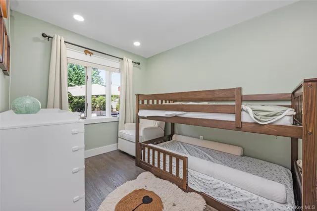 $890,000 | 16 Lynwood Drive, Valley Stream, NY 11580