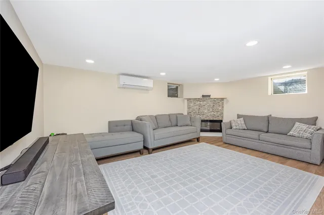 $890,000 | 16 Lynwood Drive, Valley Stream, NY 11580