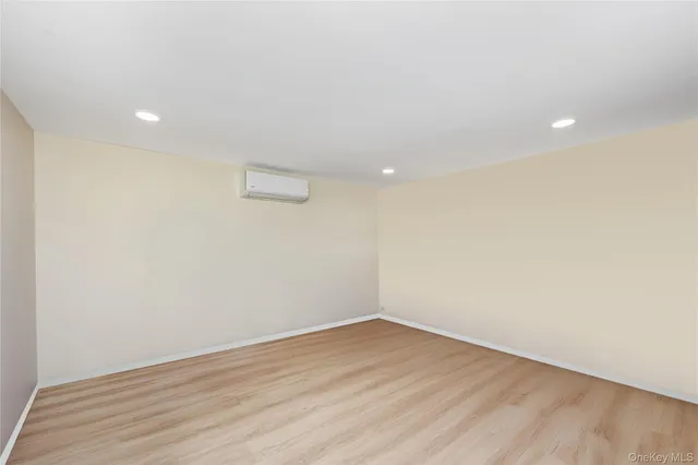 $890,000 | 16 Lynwood Drive, Valley Stream, NY 11580