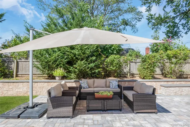 $890,000 | 16 Lynwood Drive, Valley Stream, NY 11580