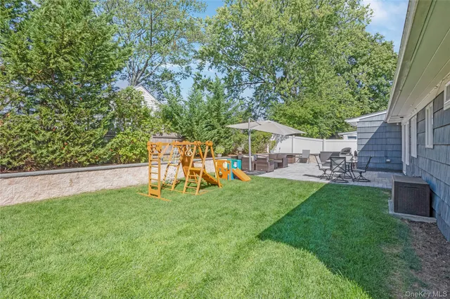 $890,000 | 16 Lynwood Drive, Valley Stream, NY 11580