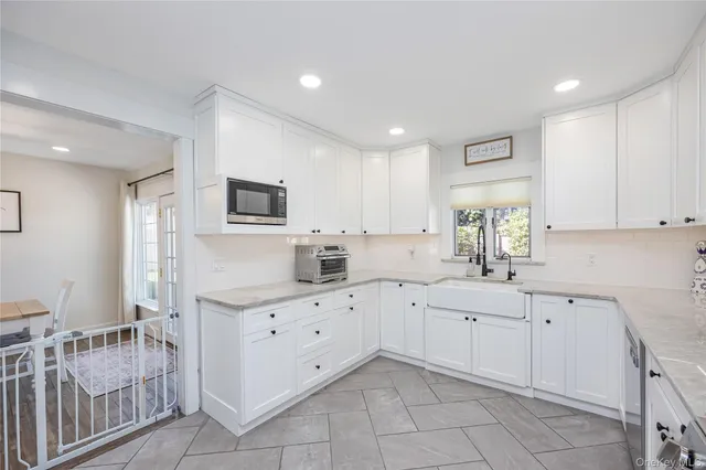 $890,000 | 16 Lynwood Drive, Valley Stream, NY 11580