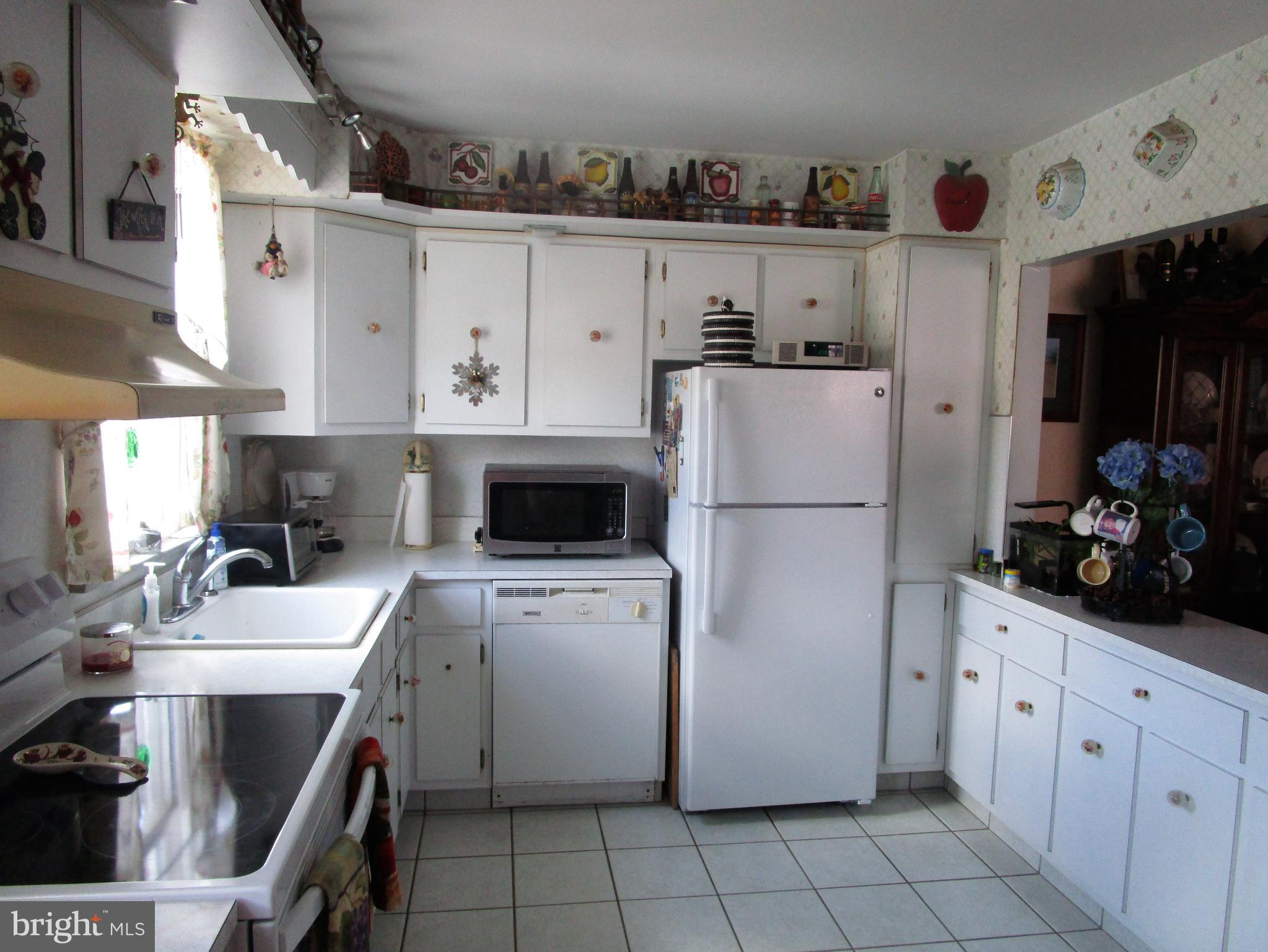 11914 Stevens Road Philadelphia, PA 19116 - Photo 17 of 37 Plenty of Cabinet Space