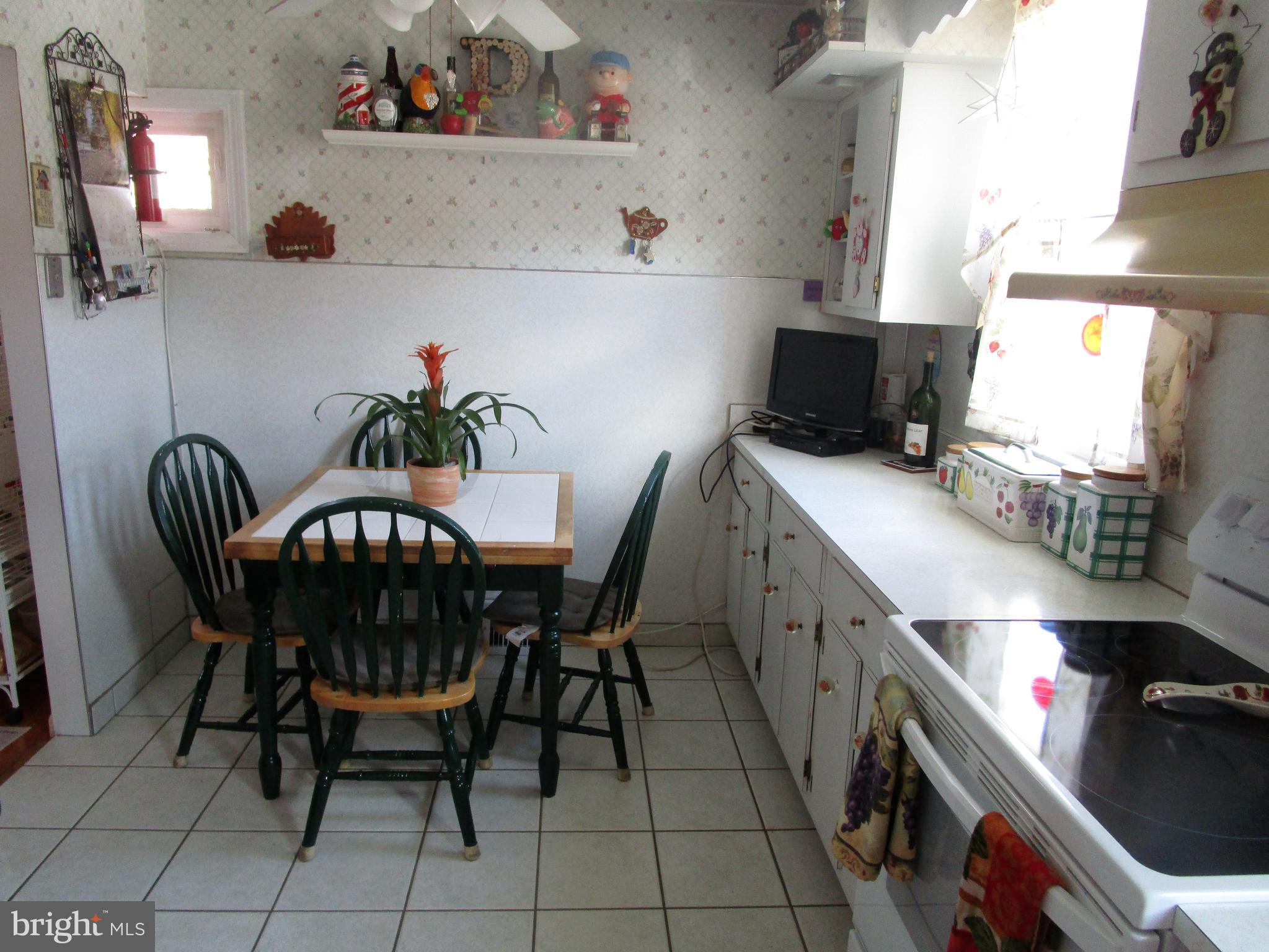 11914 Stevens Road Philadelphia, PA 19116 - Photo 18 of 37 Eat in Kitchen