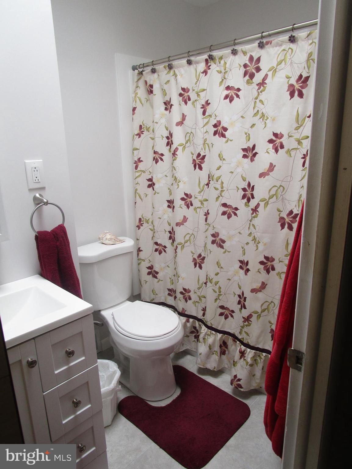 11914 Stevens Road Philadelphia, PA 19116 - Photo 31 of 37 Brand New Hall Bath