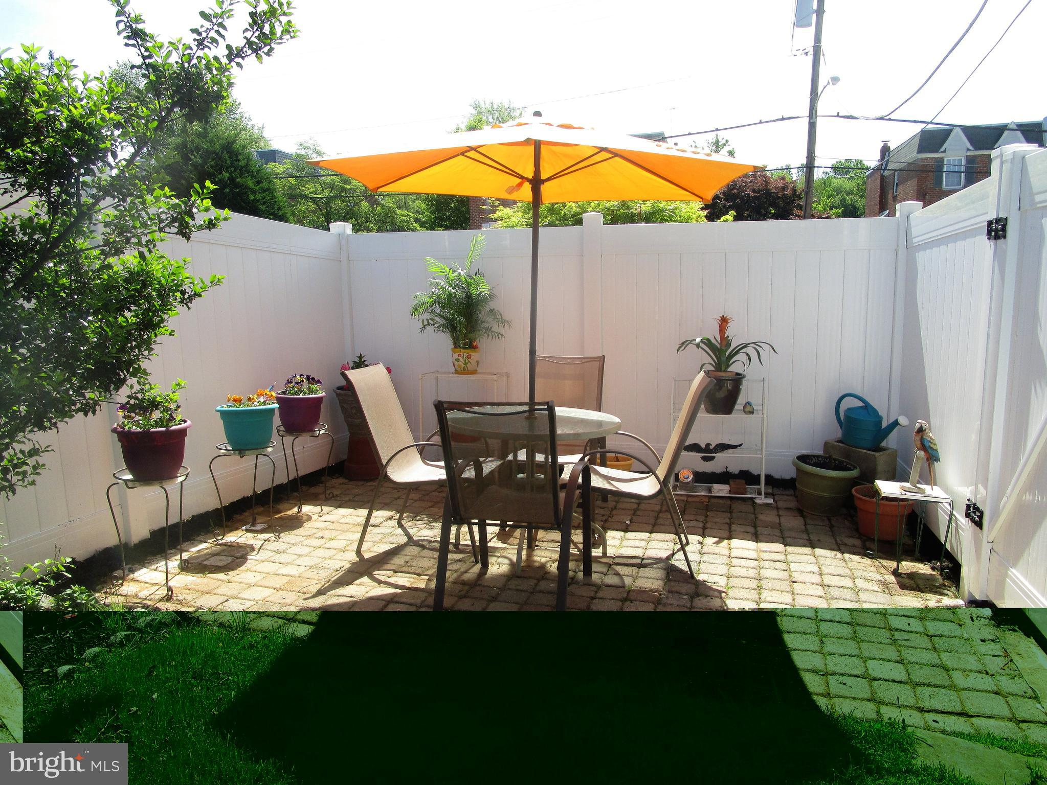 11914 Stevens Road Philadelphia, PA 19116 - Photo 6 of 37 Sitting Area