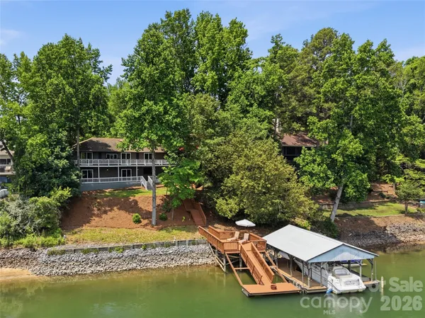 $1,250,000 | 1113 Palmyra Drive, Tega Cay, SC 29708