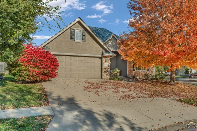 $494,900 | 2240 Southwest Millers Glen Drive, Topeka, KS 66614