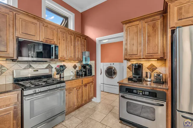 $494,900 | 2240 Southwest Millers Glen Drive, Topeka, KS 66614