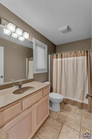 $494,900 | 2240 Southwest Millers Glen Drive, Topeka, KS 66614