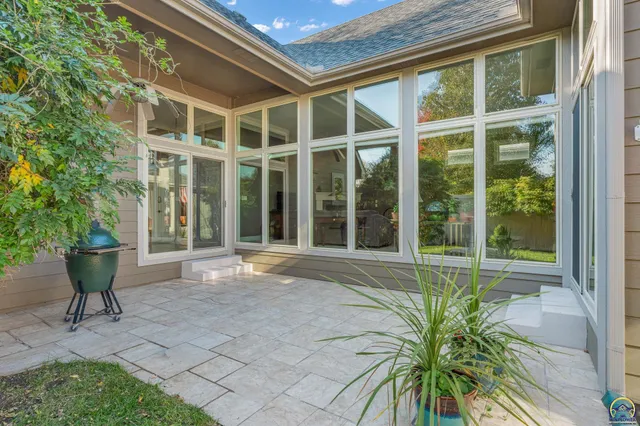 $494,900 | 2240 Southwest Millers Glen Drive, Topeka, KS 66614