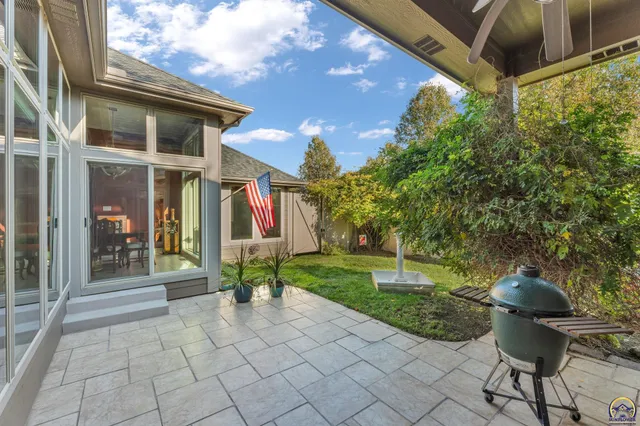 $494,900 | 2240 Southwest Millers Glen Drive, Topeka, KS 66614