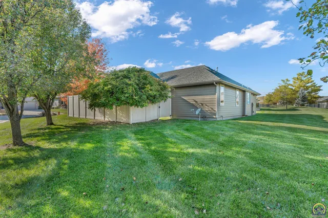 $494,900 | 2240 Southwest Millers Glen Drive, Topeka, KS 66614