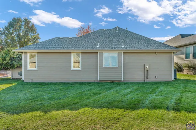 $494,900 | 2240 Southwest Millers Glen Drive, Topeka, KS 66614