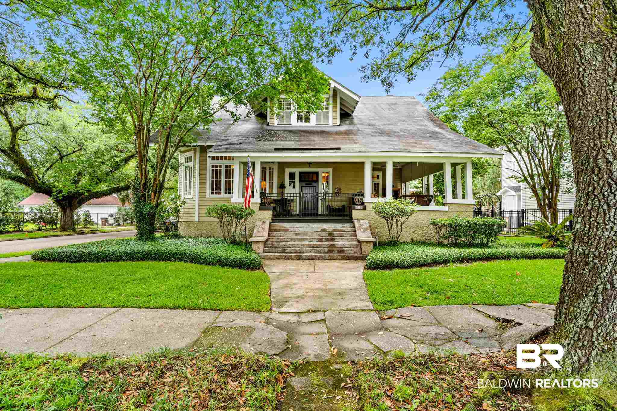 201 South Georgia Avenue Mobile, AL 36604 - Photo 3 of 47