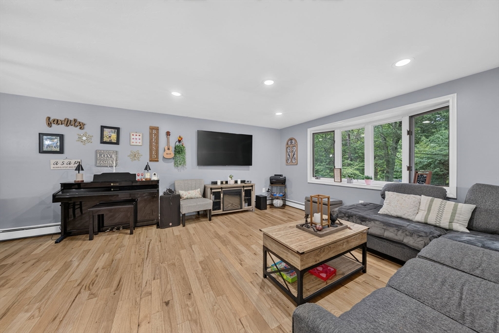112 Bond Road Charlton, MA 01507 - Photo 17 of 40