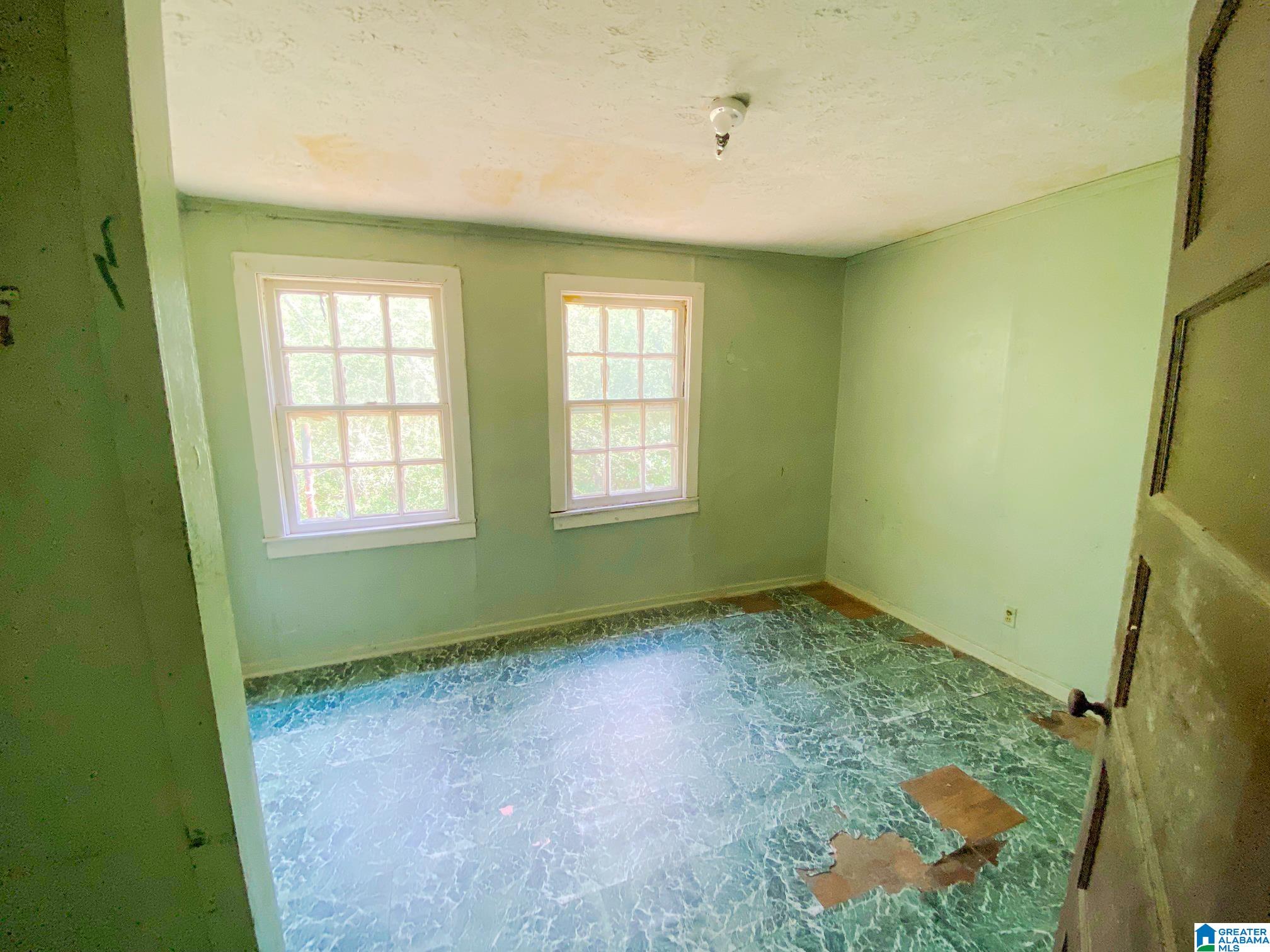 804 Ridgeway Avenue Sylacauga, AL 35151 - Photo 5 of 11