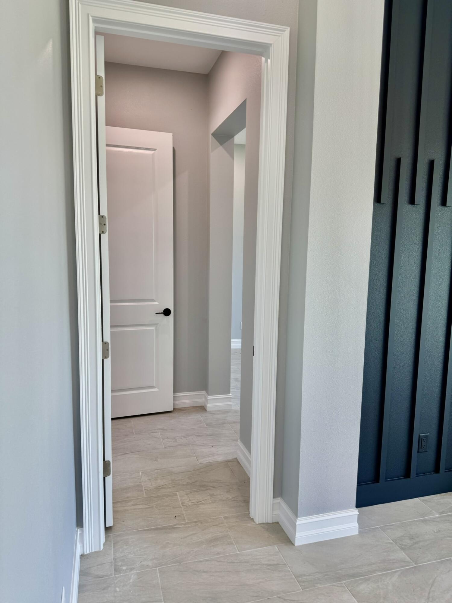 13200 Highway 441 Okeechobee, FL 34974 - Photo 20 of 42 a view of a livingroom from a hallway