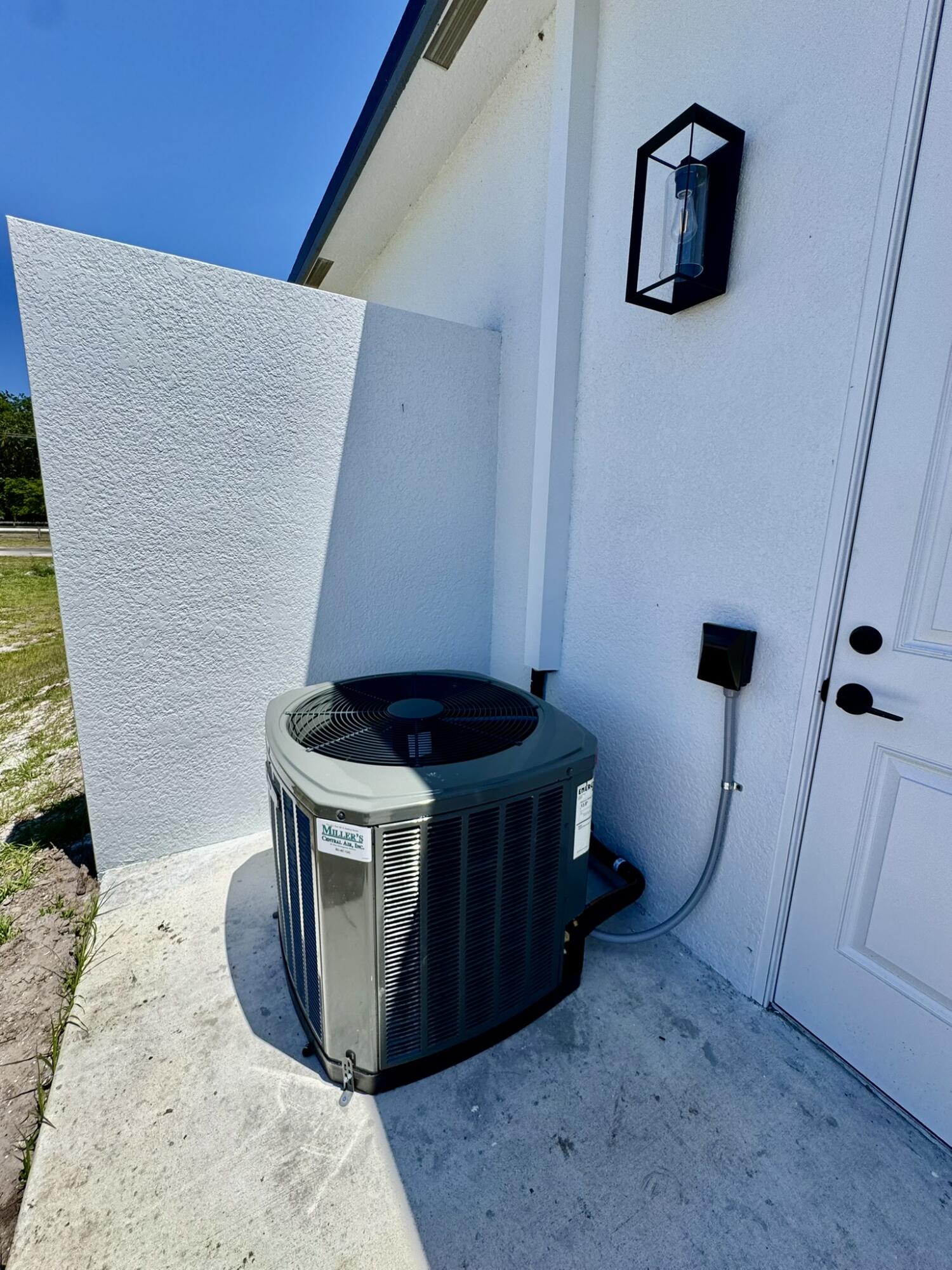 13200 Highway 441 Okeechobee, FL 34974 - Photo 29 of 42 a view of washer and dryer