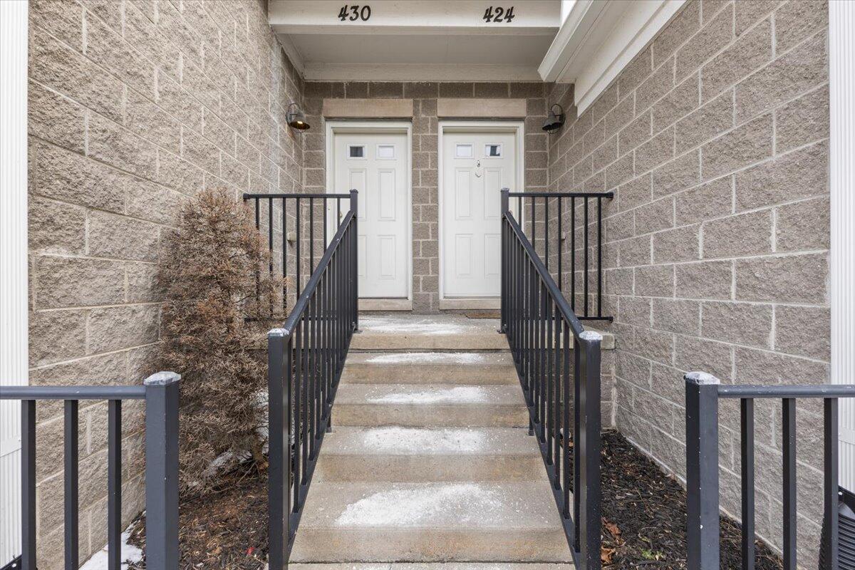 430 Hilton Road Ferndale, MI 48220 - Photo 3 of 22 26-IMG_6262